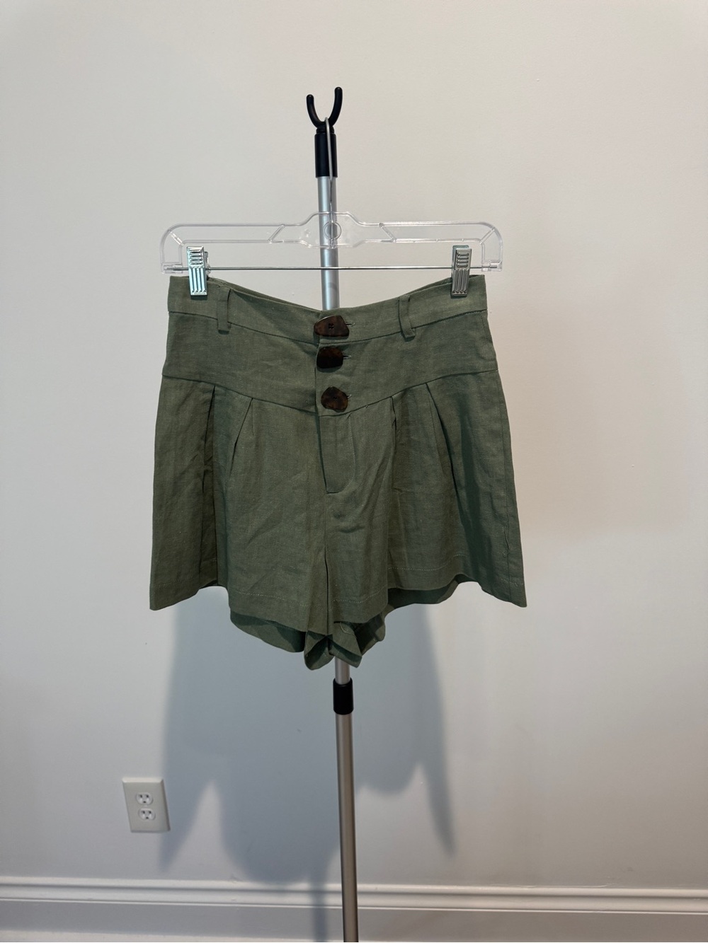 Zara Olive Green High-Waist Pleated Women’s Shorts